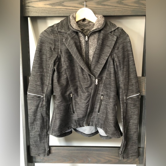LULULEMON Ride On Blazer in Black/Fossil - Size 4 - Like New - Luon/Rulu Fabric - Picture 5 of 8